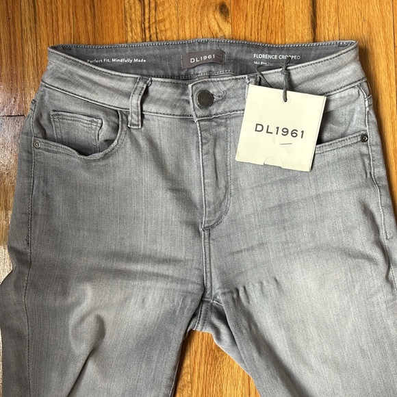 DL1961 Women’s Florence Crop Mid Rise Instasculpt Skinny Jeans in Legendary 27 - Picture 8 of 10
